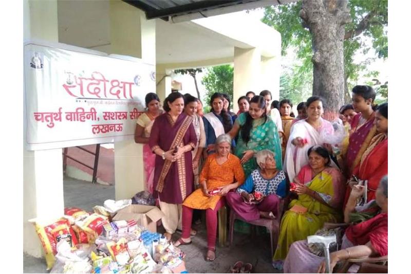 Visit by ladies of 4th SSB Battalion led by the Commanding Officers wife Ms Sandhya Shinde 