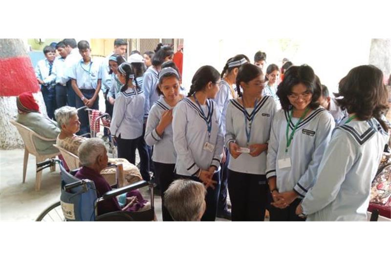 Mrs Vaishali, Co-ordinator CMS ;mti Nagar-I, Lucknow alongwith 150 students on 03.11.2023