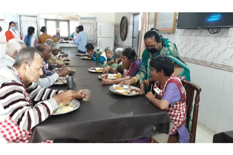 Ms Arti has sponsored lunch