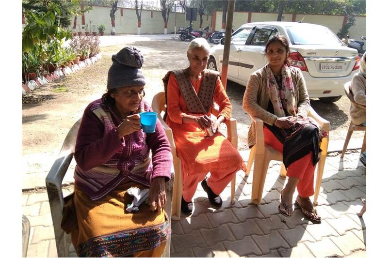 Today Ms Poonam Singh, Ms Mamta Singh Mob and 11 Students from LPS school Vrindavan yojna Lucknow came the Cheshire Home .