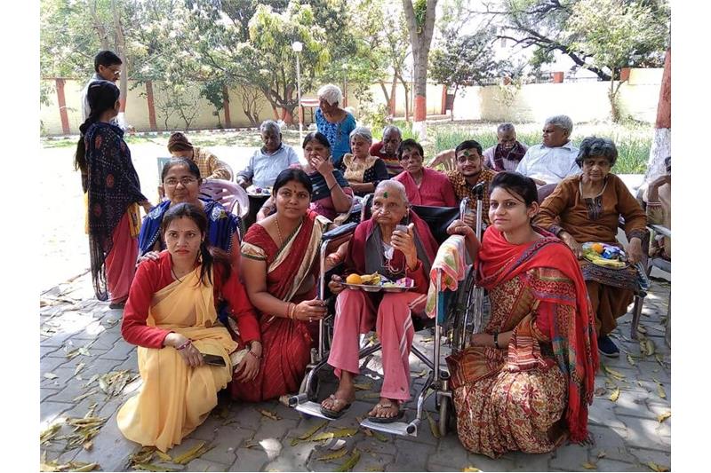 Holi with the Cheshire Home residents 21 March 2019