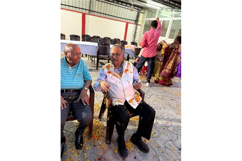 Holi celebrities at Cheshire Home