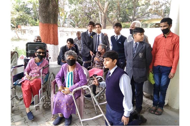 CMS School Rajendra Nagar III campus, Lucknow came to Cheshire home and celebrated Holi 7 March 2020