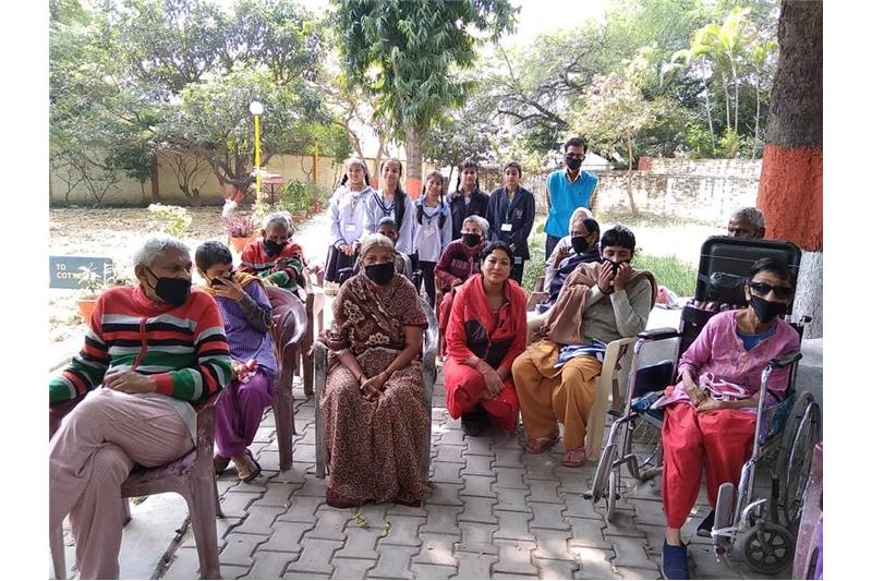 CMS School Rajendra Nagar III campus, Lucknow came to Cheshire home and celebrated Holi 7 March 2020