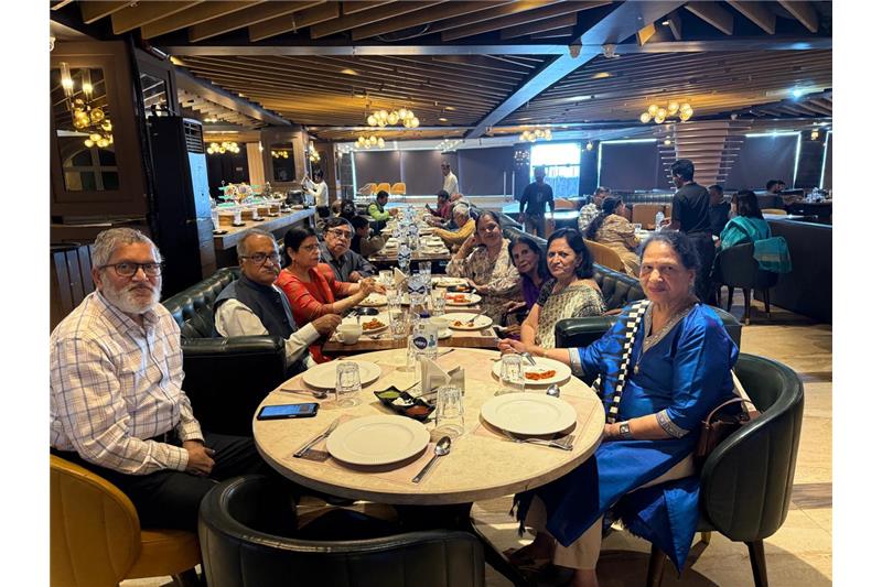 Residents Lunch  in Wave Mall on 10 March 25