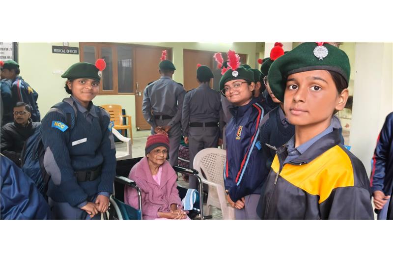 32  Cadets from 5 UP Air Sqn NCC Junior wing along with 1st Officer Mrs Sadhna Singh  & 1 CTO visited at Cheshire home and interacted with the residents