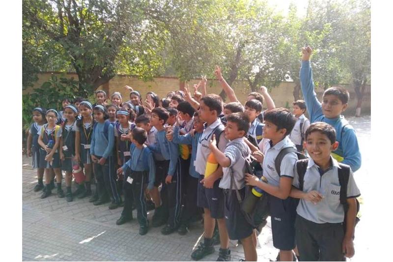 Children from Class IV ;mti Nagar visited the Cheshire Home