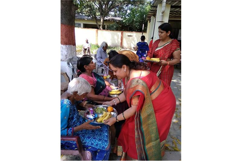 Pioneer Montessori Inter college" Geeta Palli Alambagh visited the Cheshire Home 