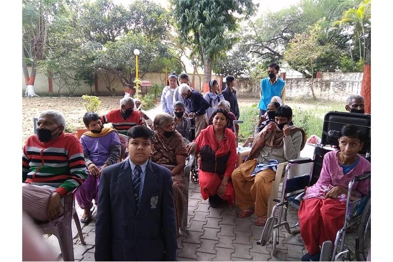 CMS School Rajendra Nagar III campus, Lucknow came to Cheshire home and celebrated Holi 7 March 2020