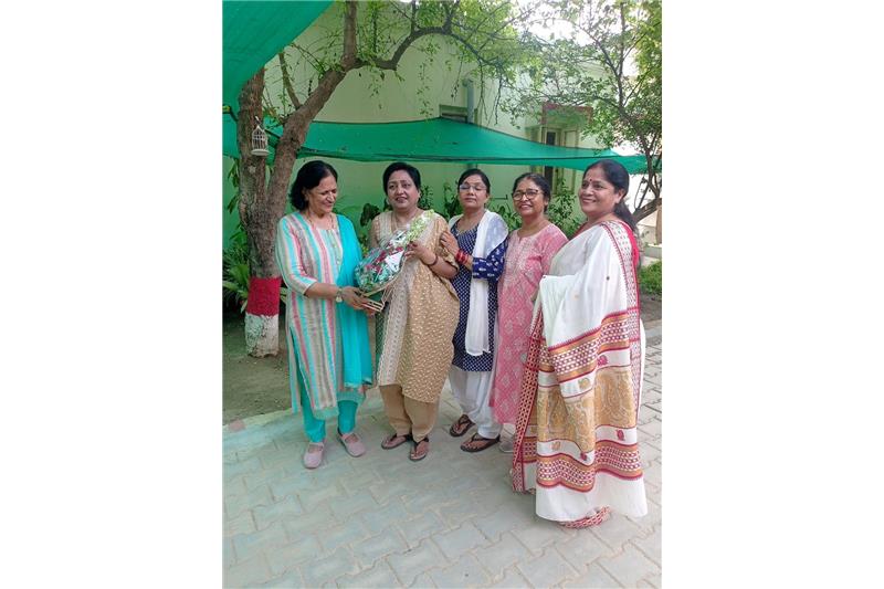 Mrs Neeru Nigam and 07 ladies members of Eldeco Ladies Club Lucknow visited at Cheshire Home on 19 Jun 2024