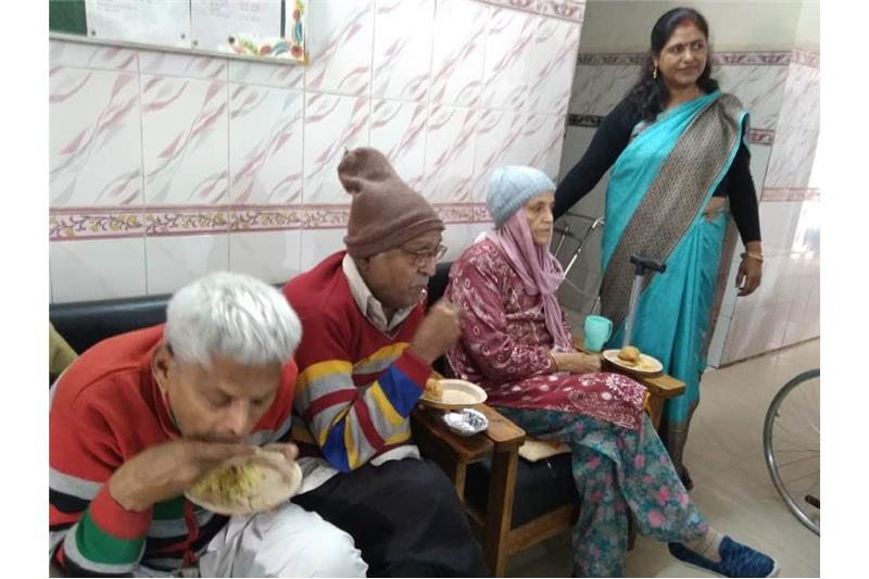 Visit by Mr Kamlesh and 11 members to the Cheshire Home 5 Jan 2020