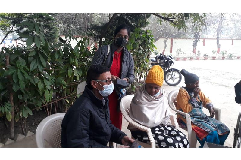 Mr Prashant Kumar Srivastava has distributed socks on 28.12.2021