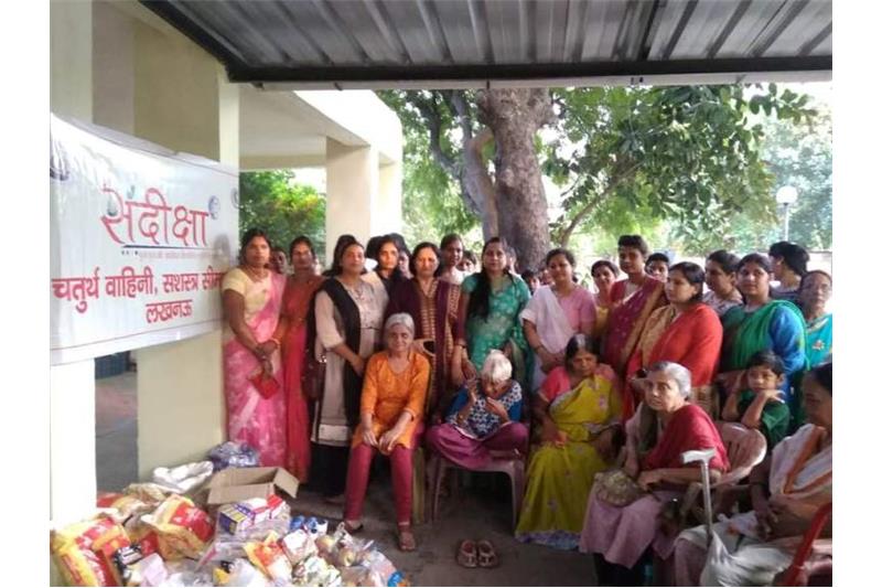 Visit by ladies of 4th SSB Battalion led by the Commanding Officers wife Ms Sandhya Shinde 