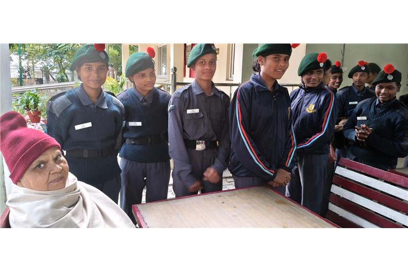 32  Cadets from 5 UP Air Sqn NCC Junior wing along with 1st Officer Mrs Sadhna Singh  & 1 CTO visited at Cheshire home and interacted with the residents