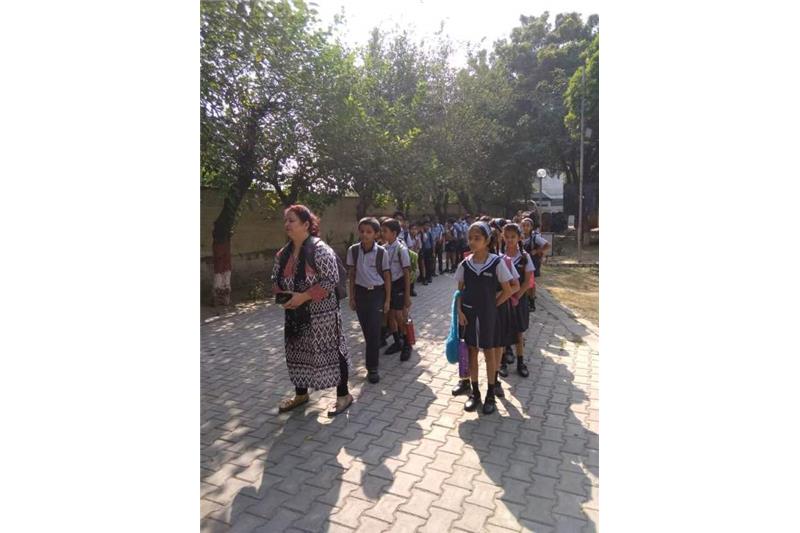Children from Class IV ;mti Nagar visited the Cheshire Home