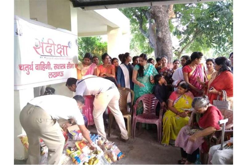 Visit by ladies of 4th SSB Battalion led by the Commanding Officers wife Ms Sandhya Shinde 