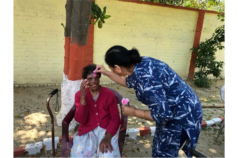 Holi with the Cheshire Home residents 21 March 2019