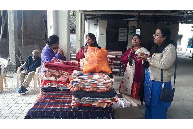 Ms Meena Singh haa donated blankets 30 nos on 21.12.21