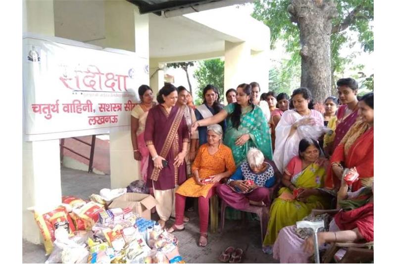 Visit by ladies of 4th SSB Battalion led by the Commanding Officers wife Ms Sandhya Shinde 