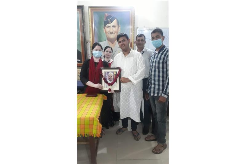 Ms Reena Srivastava has sponsored dinner today and donated Sanitizer 05 ltrs and Disposable mask 100 nos