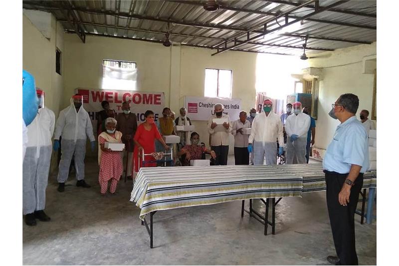 Food packets distributed by Mr Yusuf from Taj Hotel