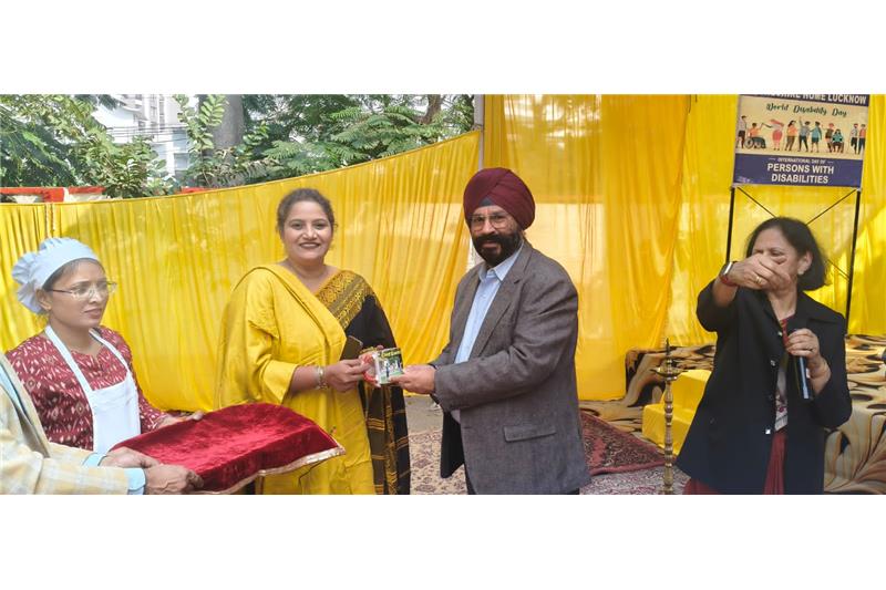 Lunch was sponsored by Maj Gen Sajiv Jetley, VSM (Retd).   The Chairman presented a memento to General Officer