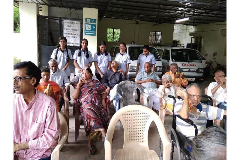 Class 10 from CMS ;mti Nagar- II, Lucknow came to home and Celebrated Raksha Bandhan with Residents.