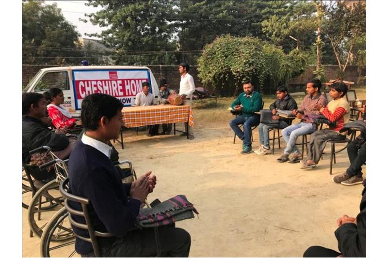 Cheshire Home Lucknow and Robin Hood Army visited the Jayati Bharatam.