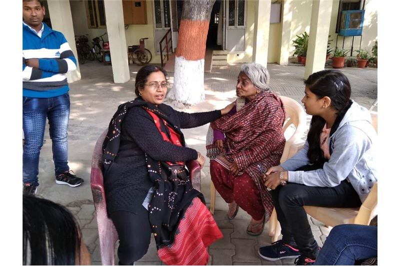 Today Ms Poonam Singh, Ms Mamta Singh Mob and 11 Students from LPS school Vrindavan yojna Lucknow came the Cheshire Home .