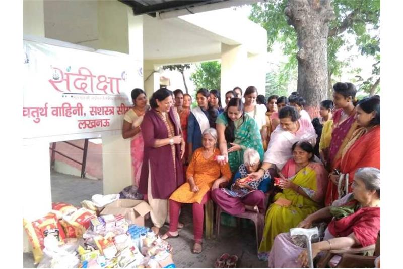 Visit by ladies of 4th SSB Battalion led by the Commanding Officers wife Ms Sandhya Shinde 