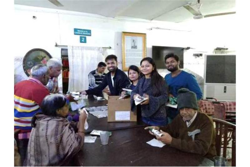 Ms Pragya Singh and others accompanying her came to the Cheshire home and distributed veg rolls and Coffee