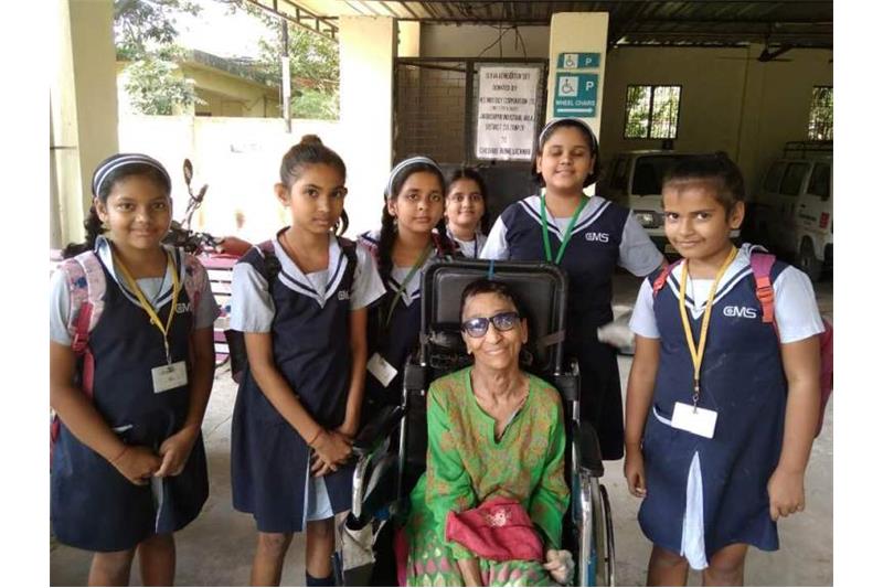 Children from Class IV ;mti Nagar visited the Cheshire Home