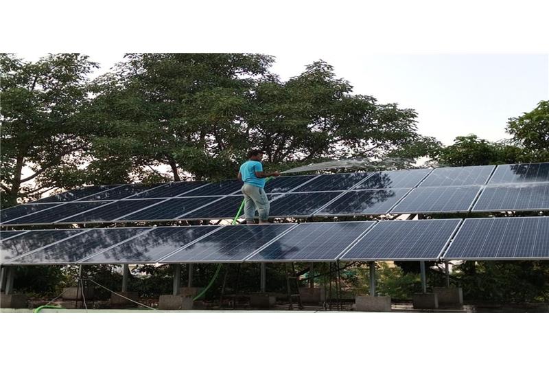 Solar Panel Cleaning 