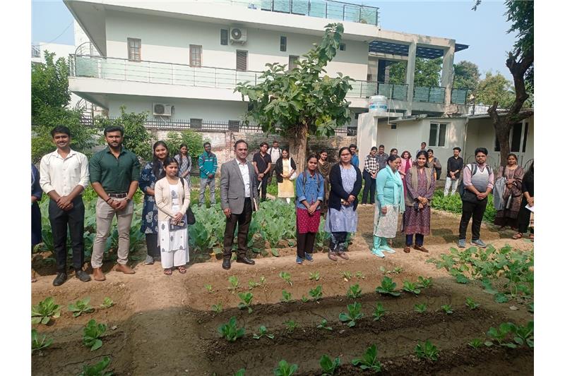 Dr Lalima, Deptt of Education, BBAU Lucknow alongwith  05 Teachers  and 30 students visited at Cheshire home & met to the residents and donated fruit items