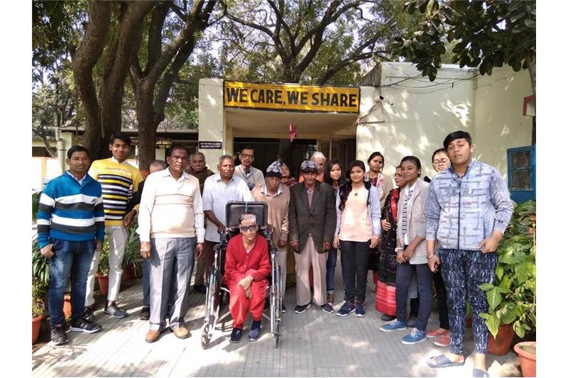 Today Ms Poonam Singh, Ms Mamta Singh Mob and 11 Students from LPS school Vrindavan yojna Lucknow came the Cheshire Home .