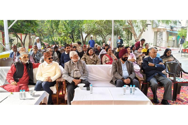 Lunch was sponsored by Maj Gen Sajiv Jetley, VSM (Retd).   The Chairman presented a memento to General Officer