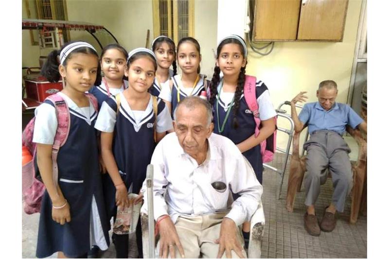 Children from Class IV ;mti Nagar visited the Cheshire Home